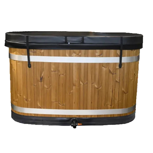Harvia Frosty cold plunge tub with the insulated cover in place